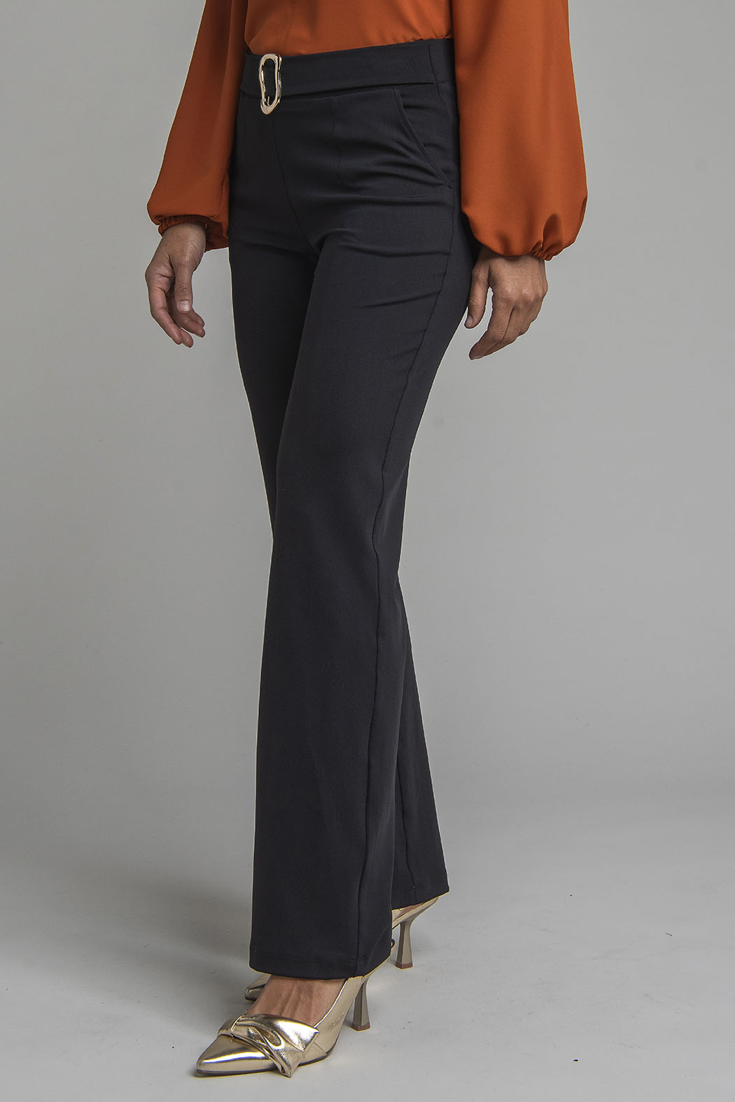 Pantalon Corte Recto Con Hebilla