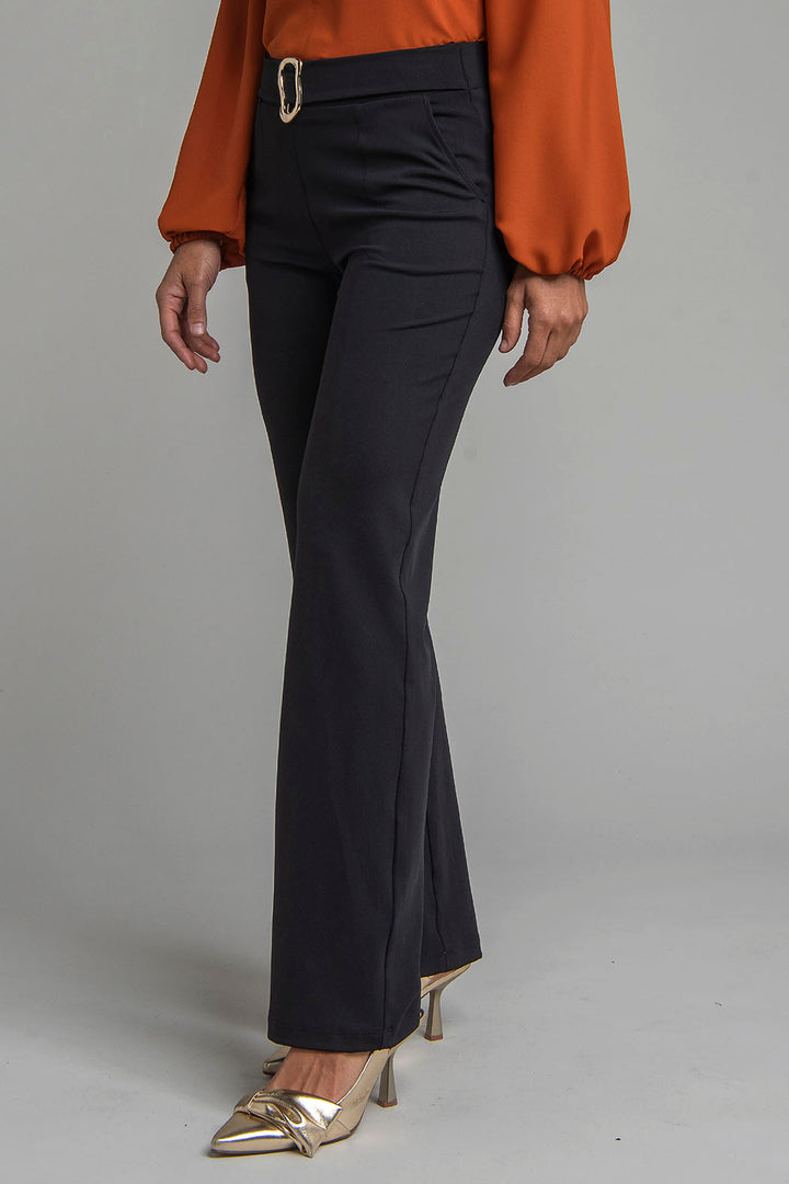 Pantalon Corte Recto Con Hebilla