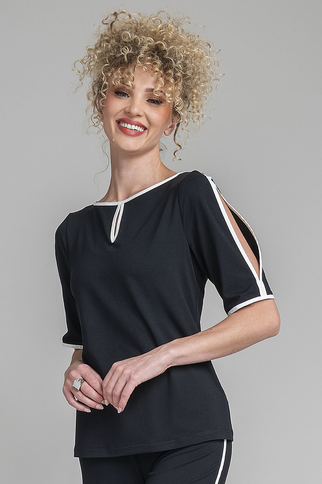 Blusa Con Abertura En Mangas