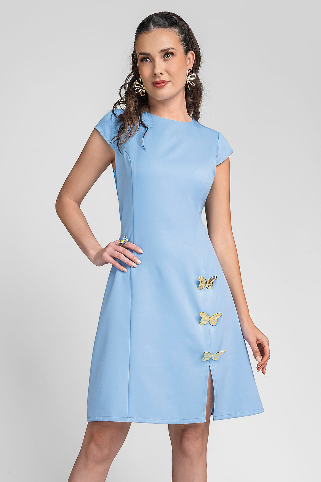 Vestido Con Manga Corta Y Abertura En Pierna