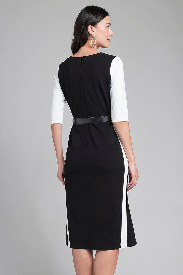 Vestido Recto Con Mangas 3/4 Y Escote En V Cruzado