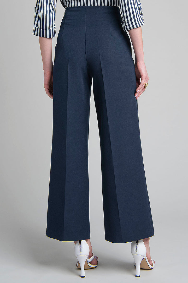 Pantalon Liso Con Botones Al Frente