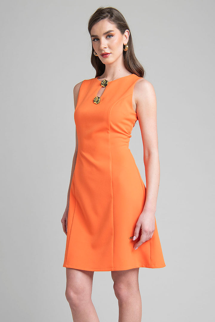 Vestido Sin Mangas Con Botones Al Frente