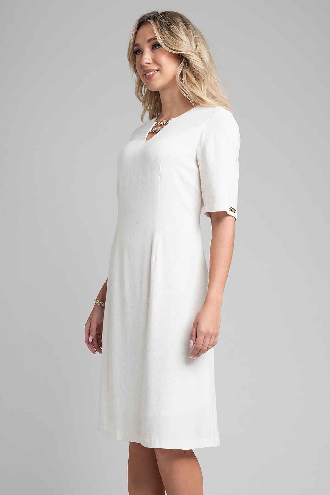 Vestido Con Detalle De Broches Decorativos En Escote