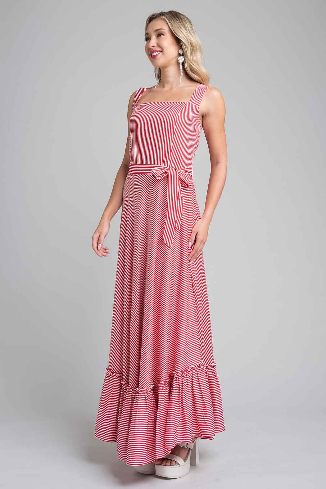 Vestido Con Franjas Y Olan En Bajo