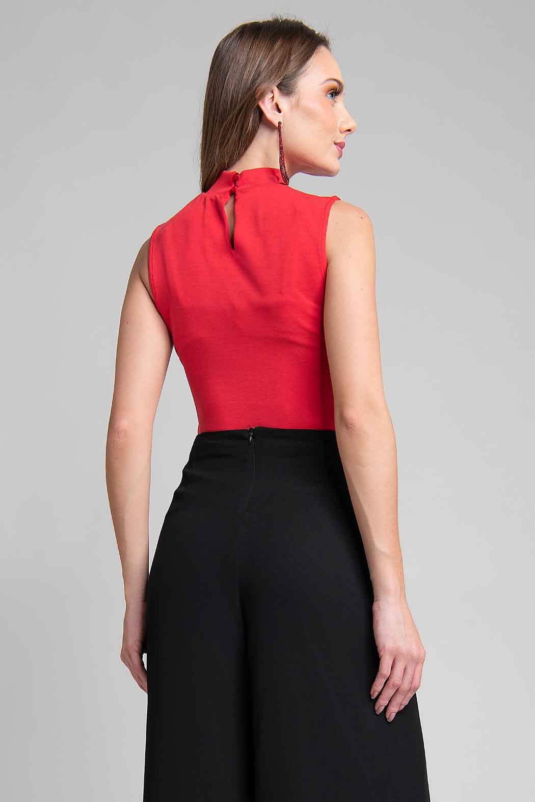 Blusa Sin Mangas Con Cuello Alto
