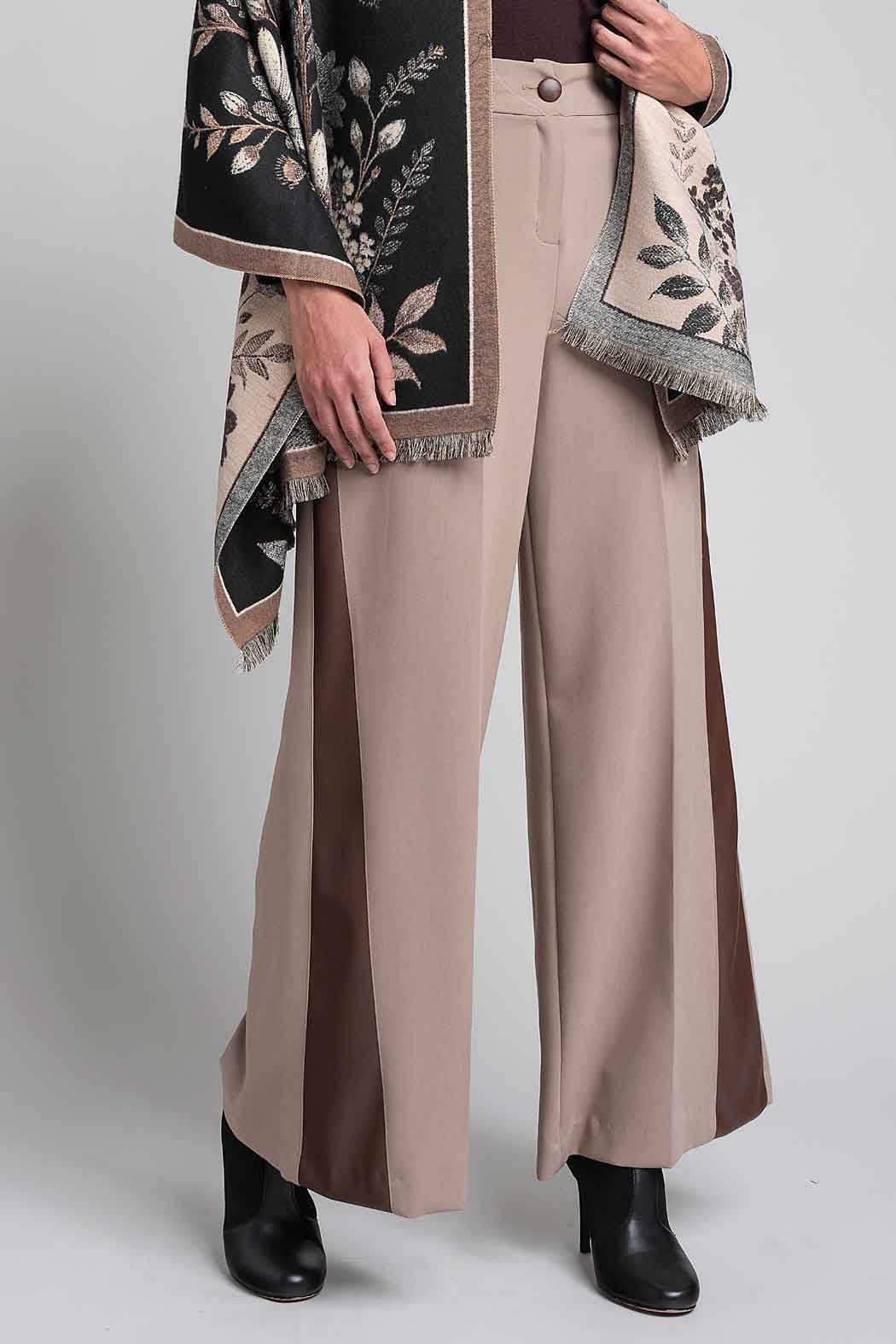 Pantalon Corte Amplio Con Franja De Vinipiel En Laterales