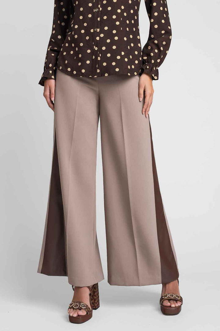 Pantalon Corte Amplio Con Franja De Vinipiel En Laterales