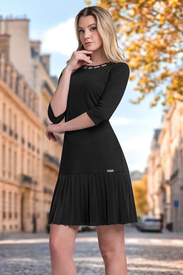 Vestido Manga 3/4 Y Aplicacion En Escote