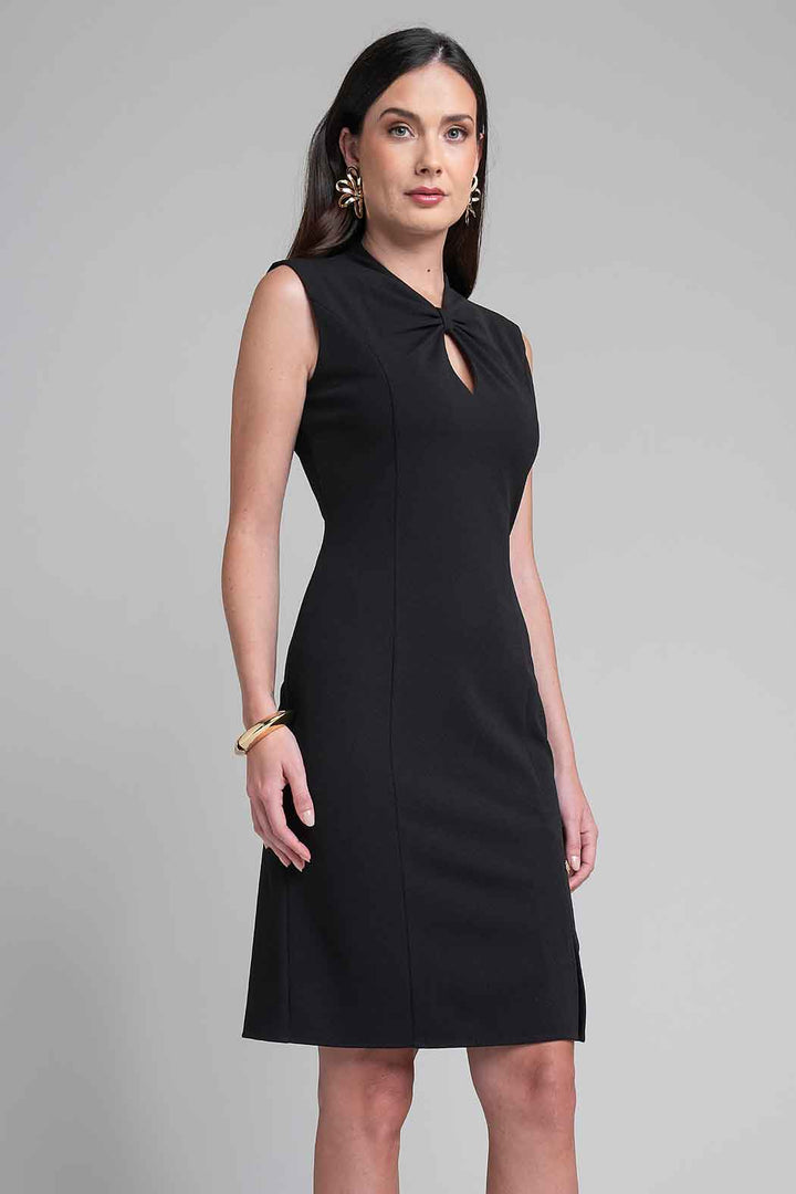 Vestido Sin Manga Con Nudo Al Frente