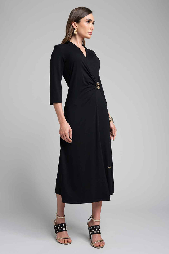 Vestido Largo Con Abertura Y Hebilla Dorada