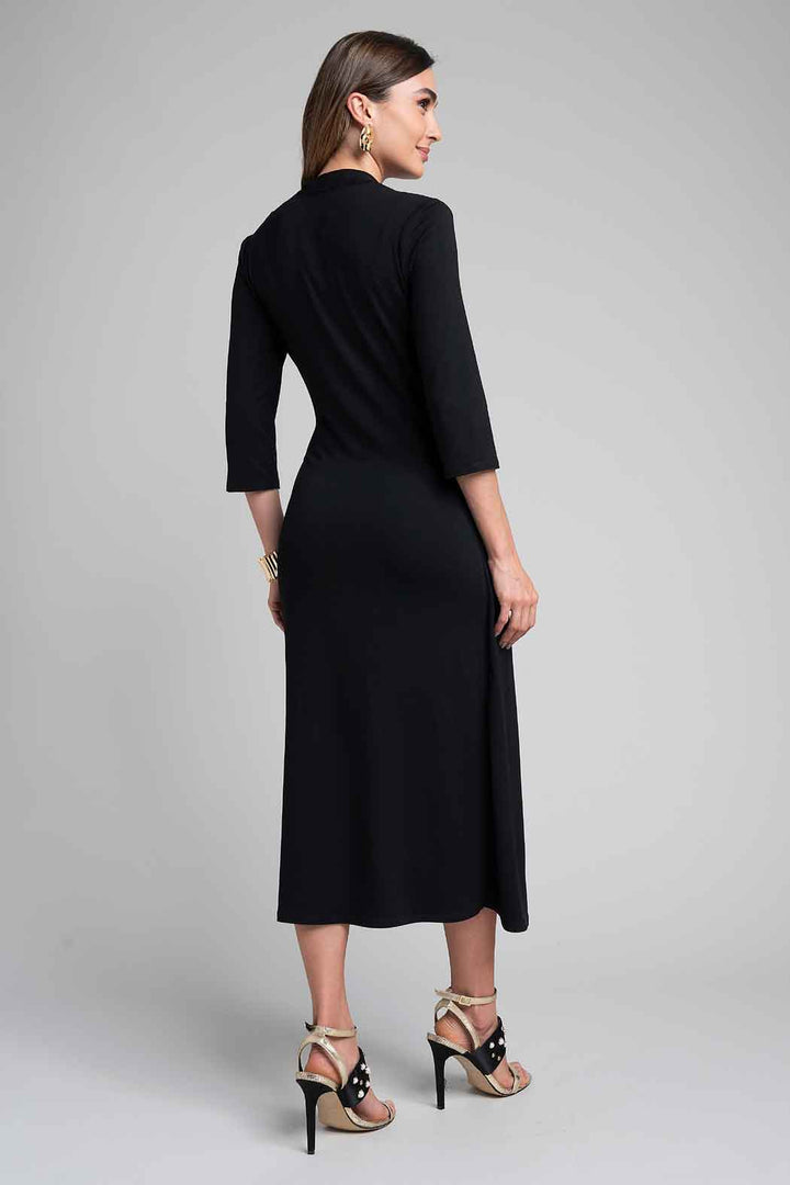 Vestido Largo Con Abertura Y Hebilla Dorada