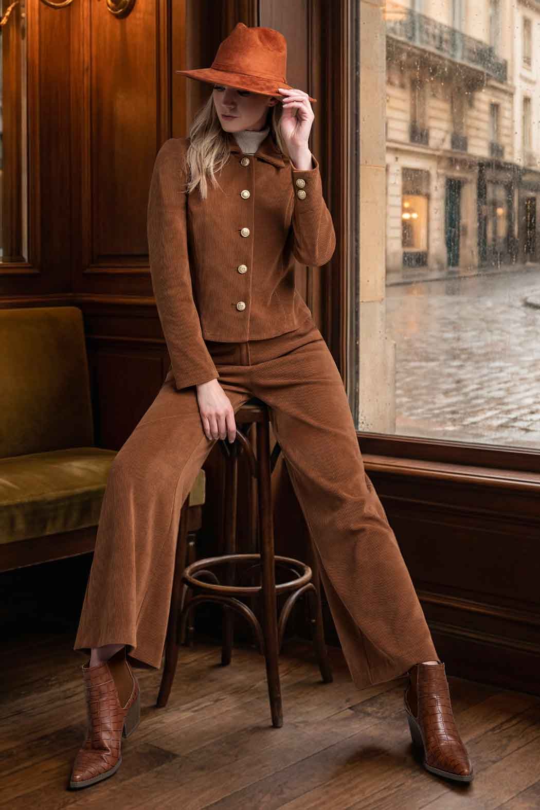 Conjunto De Pantalon Y Chaqueta Corta De Pana