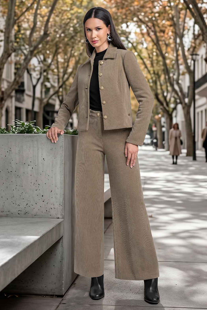 Conjunto De Pantalon Y Chaqueta Corta De Pana