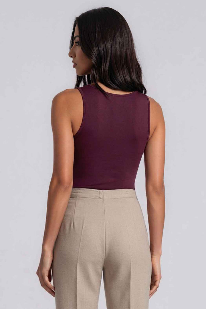 Blusa Sin Mangas Con Herraje En Hombro