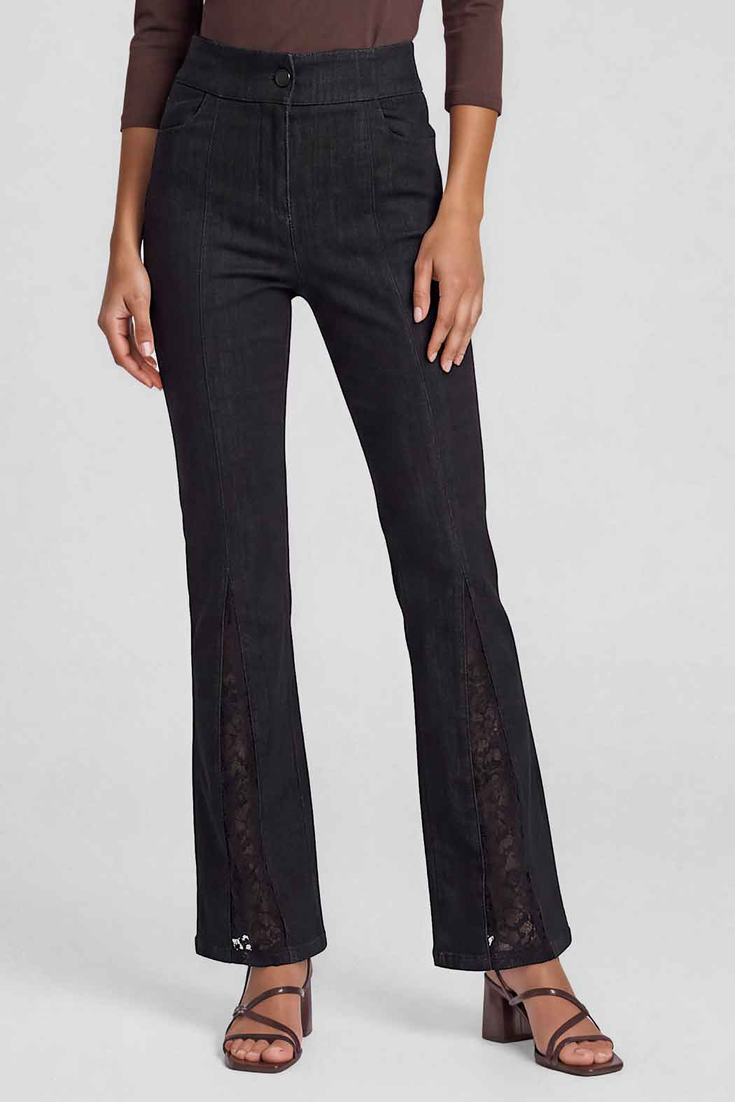 Pantalon Corte Amplio Con Detalle De Encaje En Bajo