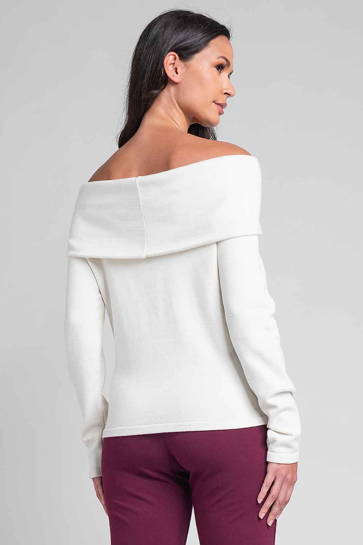 Blusa De Punto Con Detalle De Flor