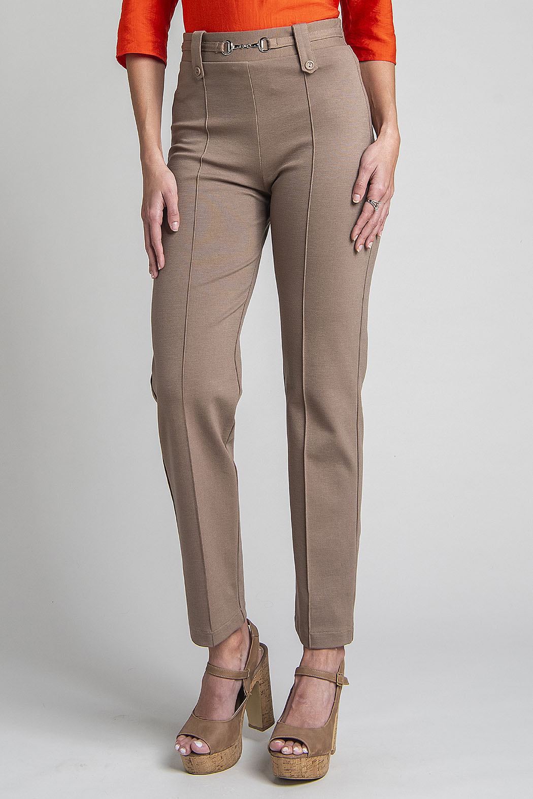 Pantalon De Vestir Con Botones Y Herraje