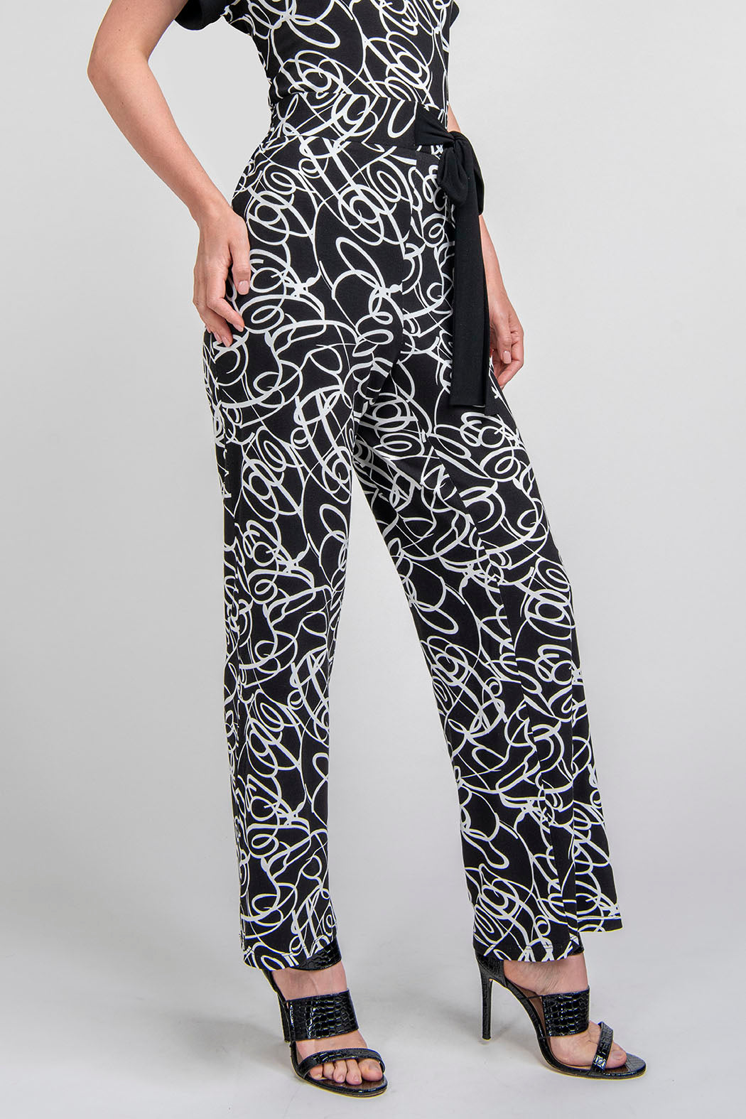 Pantalon Estampado Con Amarre En Cintura