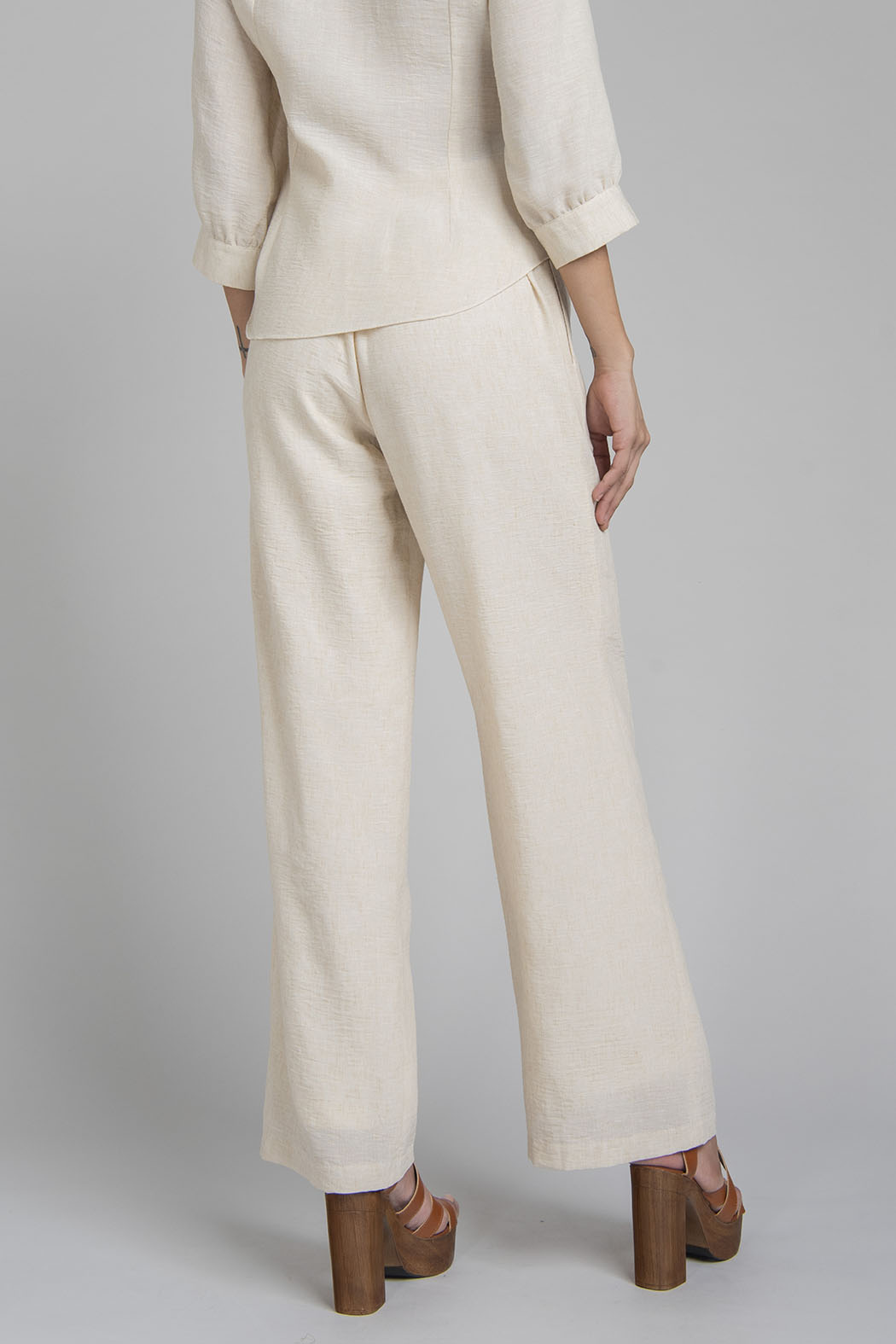 Pantalon Corte Ancho Con Pinzas
