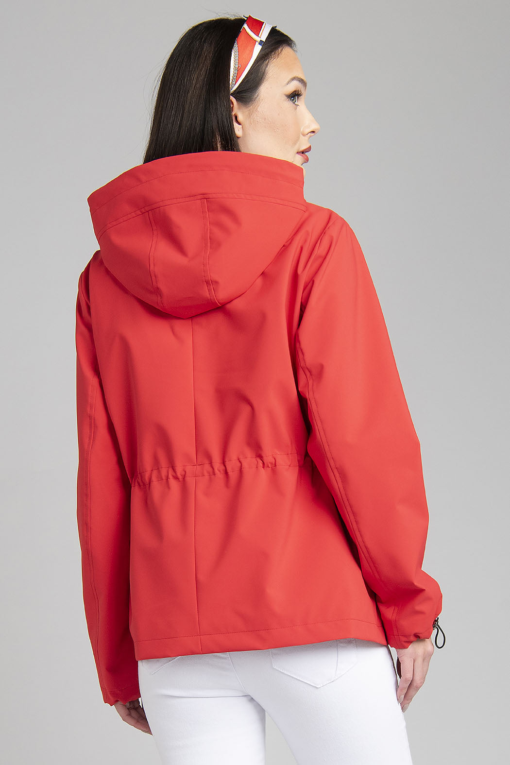 Gabardina Corta Lisa Con Gorro Y Amarre En Cintura