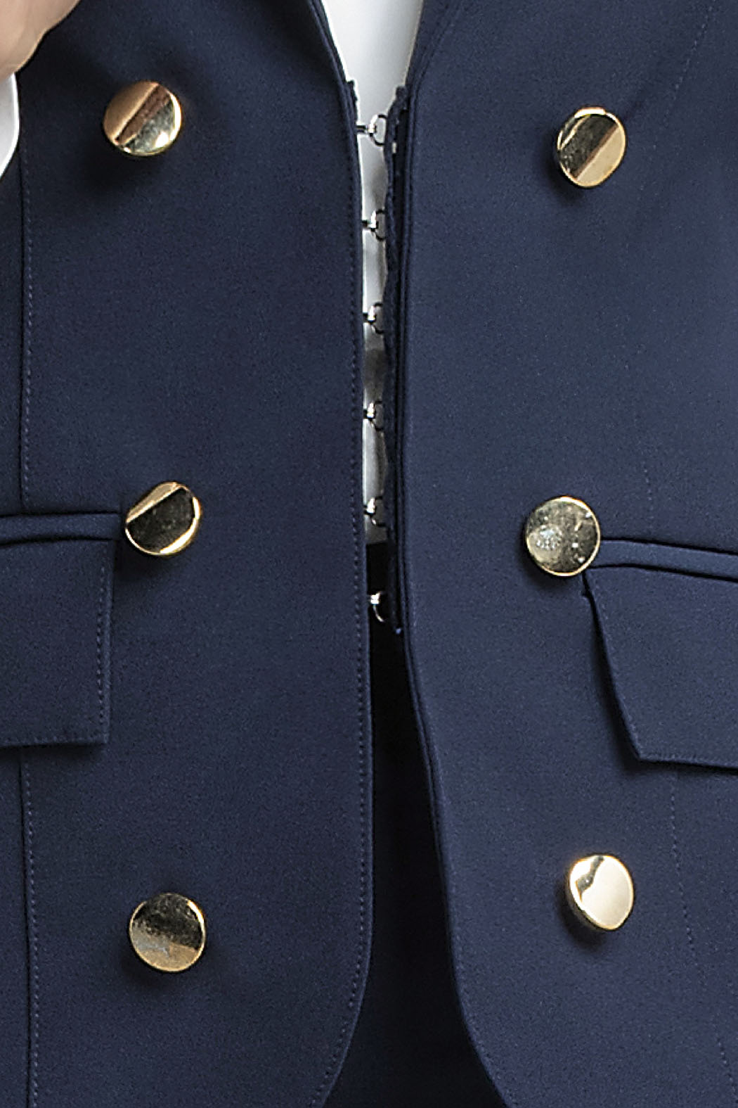 Saco Con Botones Al Frente