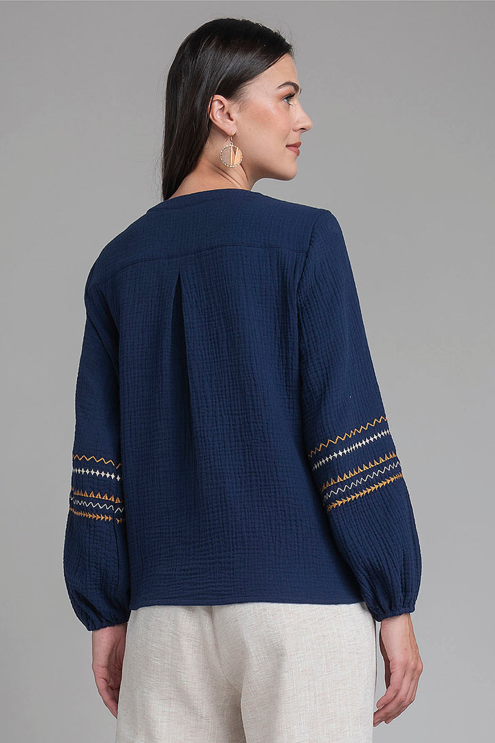 Blusa De Manga Larga Con Flores Bordadas