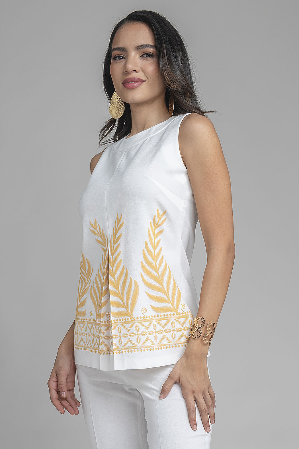 Blusa Sin Mangas Con Detalles Bordados