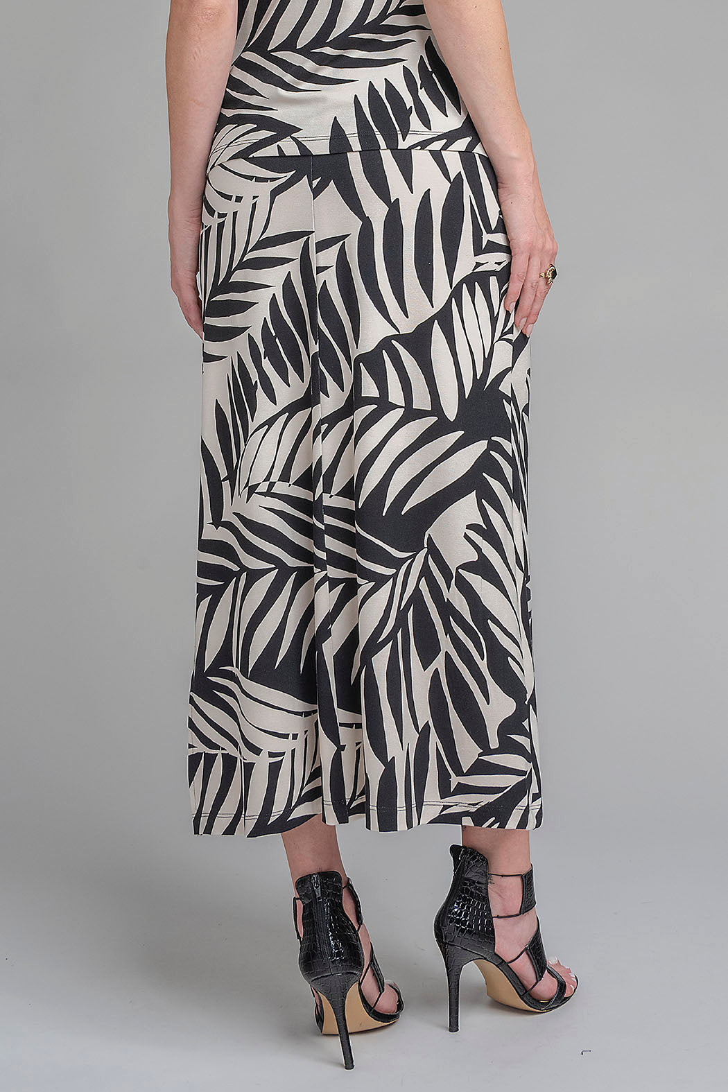 Falda Recta Con Estampado De Hojas