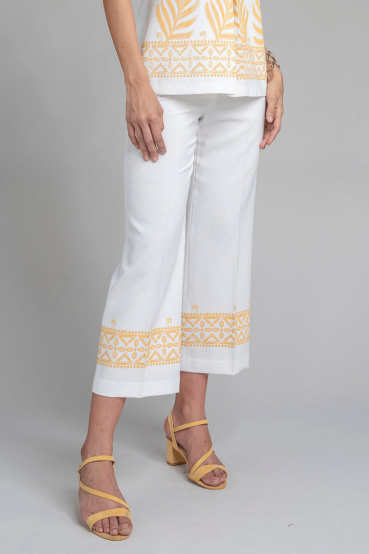 Capri Con Detalles Bordados