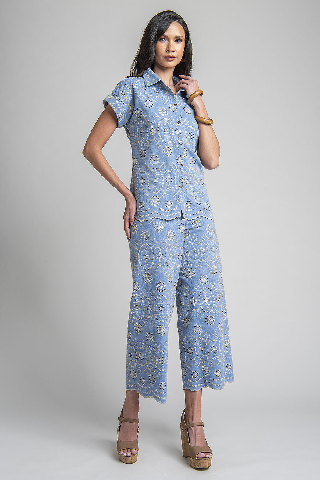 Conjunto De Pantalon Y Blusa Con Estampado Bordado