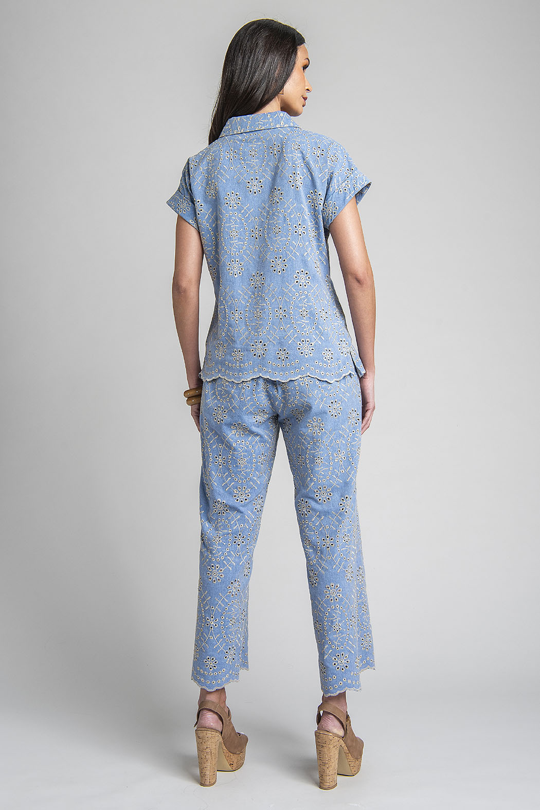 Conjunto De Pantalon Y Blusa Con Estampado Bordado