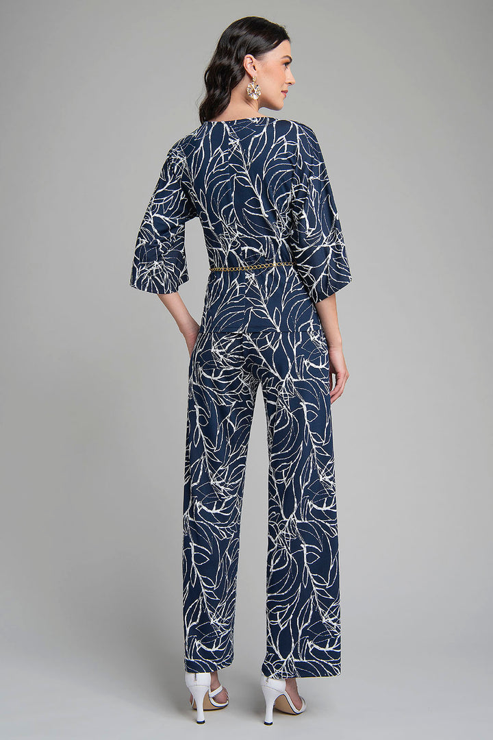 Conjunto De Blusa Con Cinturon De Cadena Y Pantalon Estampado
