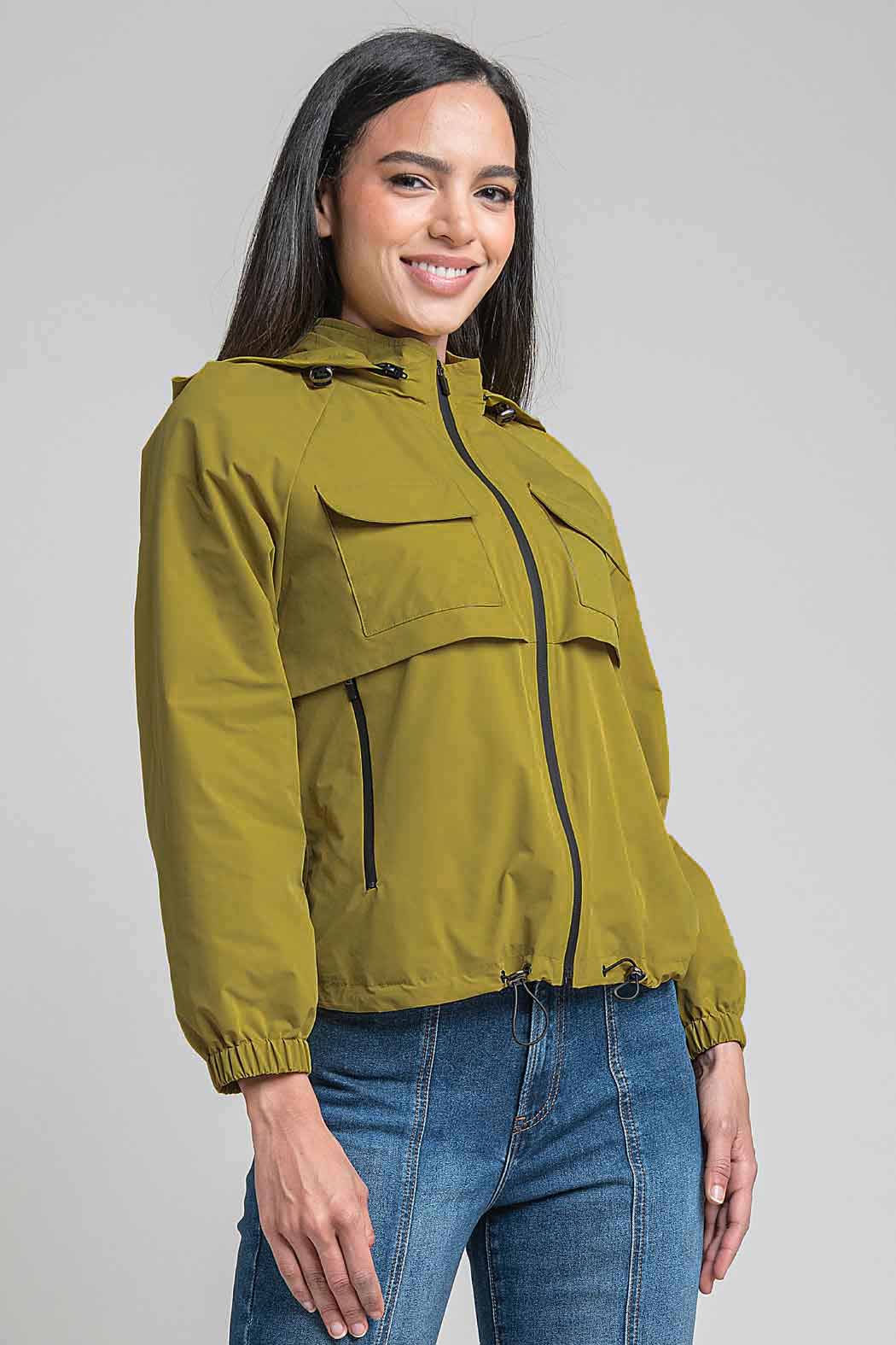 Gabardina Corta Con Bolsas Al Frente